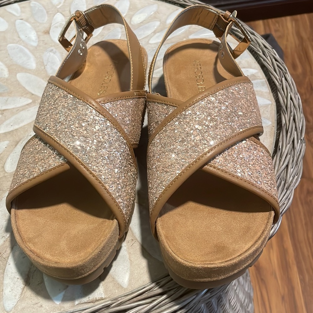 Comfortable Aerosoles Taupe Competition Sandal size 10